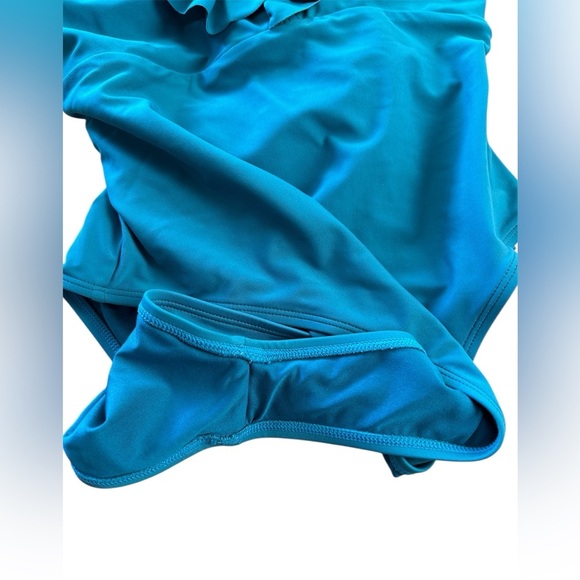 Cupshe Blue One Piece Swimsuit with Plunging V-Neckline - Picture 3 of 7